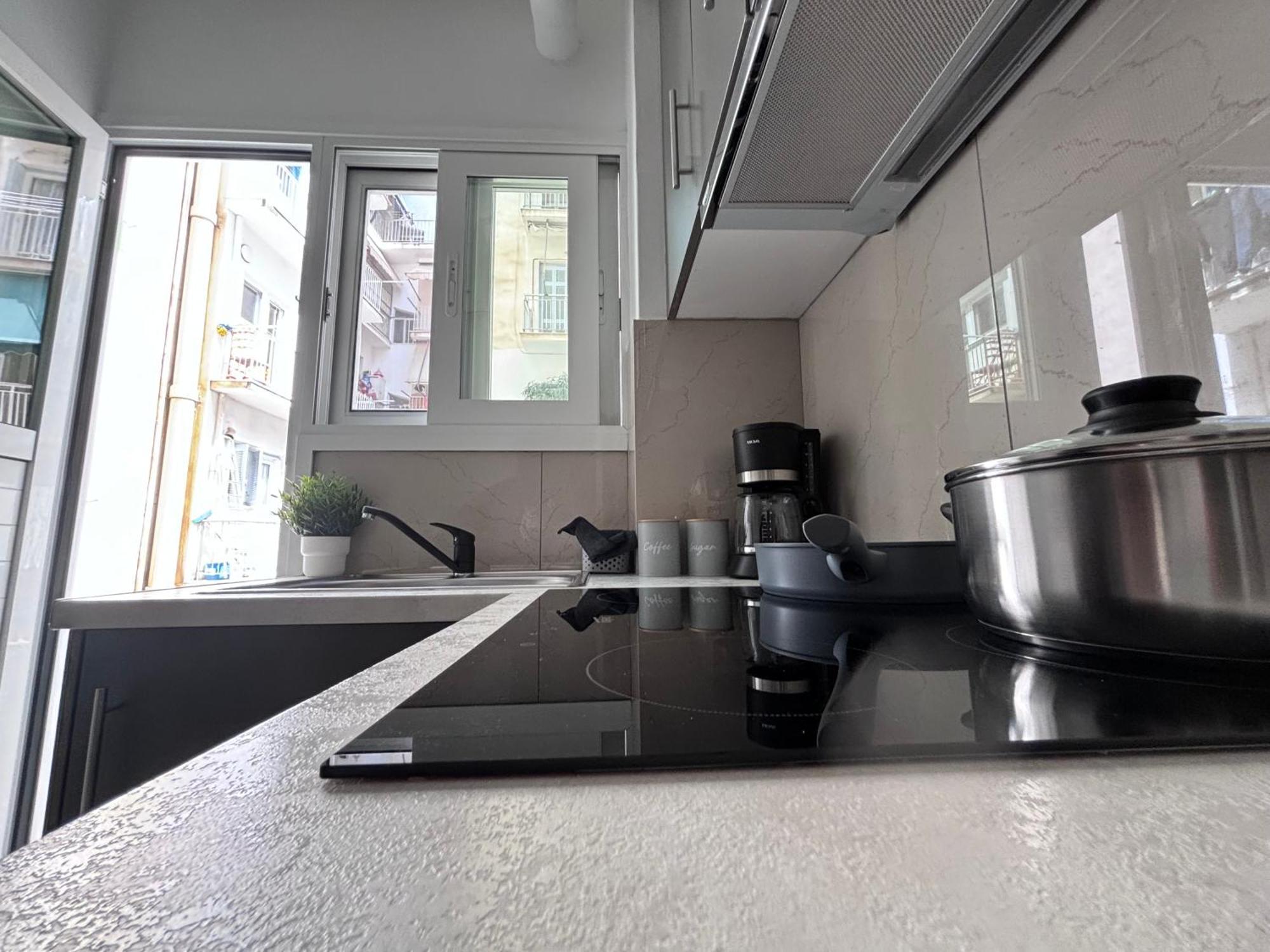 Cozy Apartment In The Heart Of Atény Exteriér fotografie